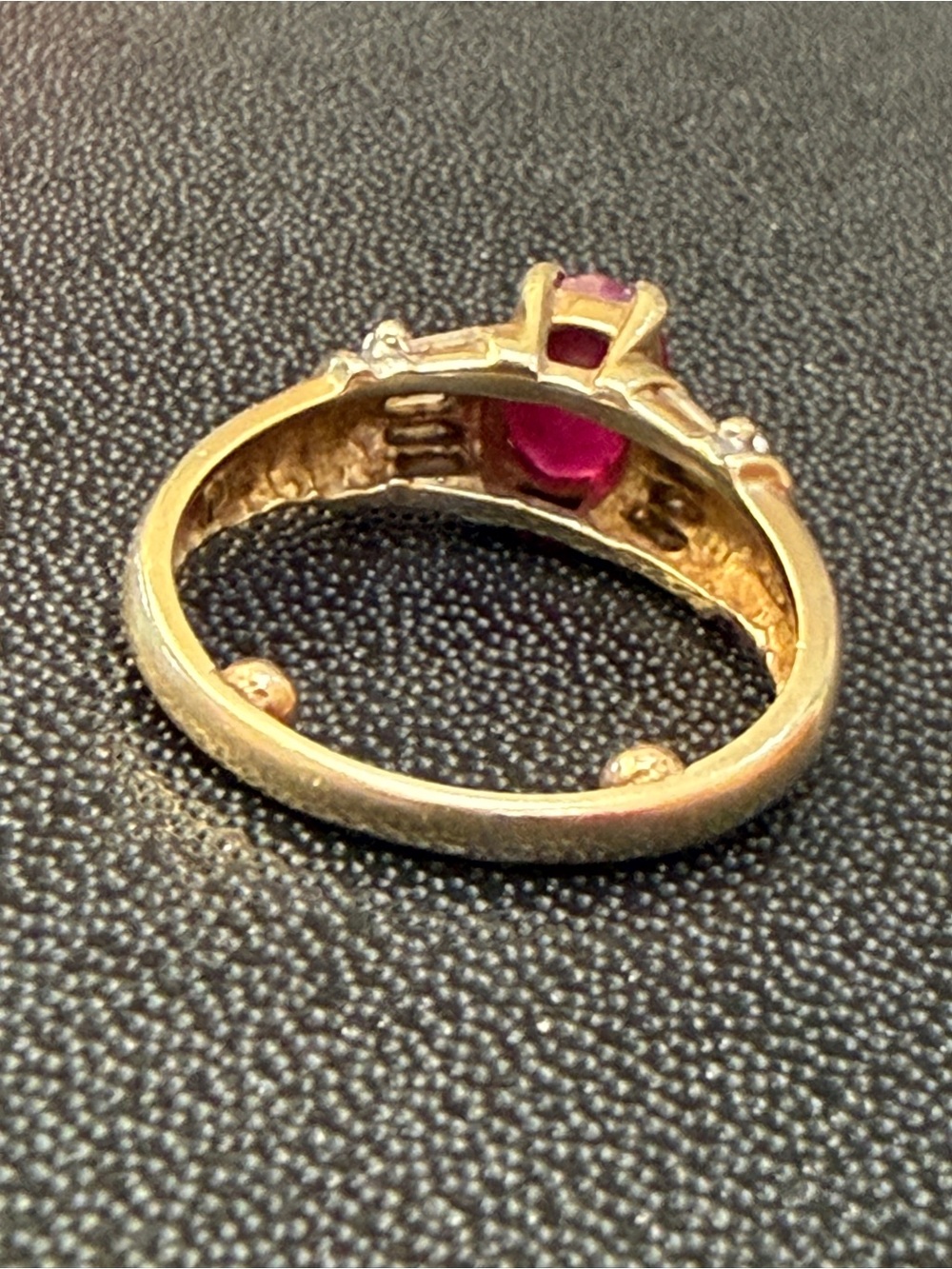 Vintage 14k solid gold ruby ring - Picture 5 of 11